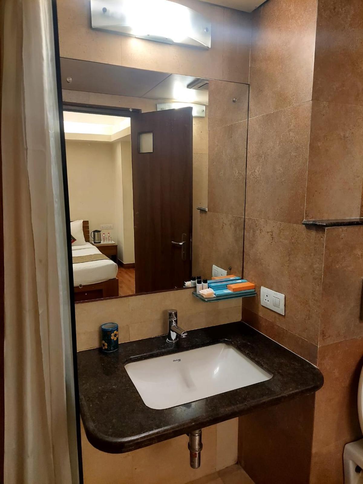 Whispering Palms Hotel Dźajpur Zewnętrze zdjęcie