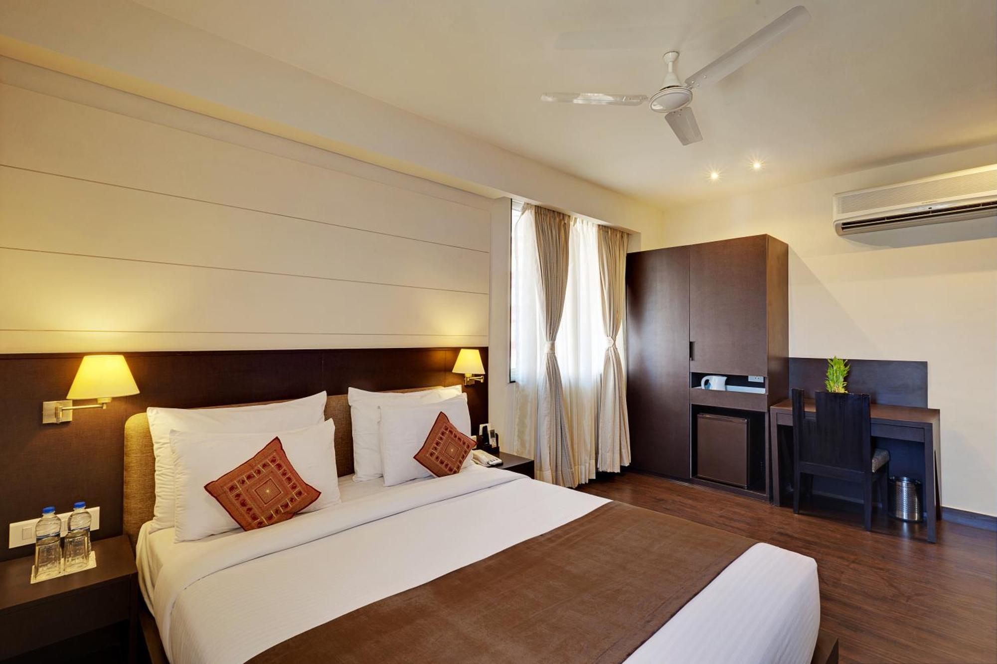 Whispering Palms Hotel Dźajpur Zewnętrze zdjęcie