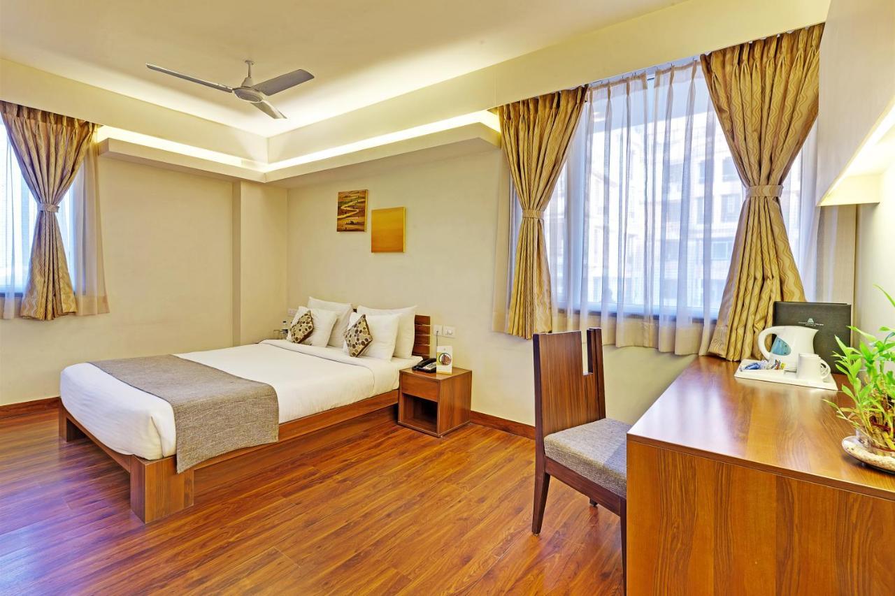 Whispering Palms Hotel Dźajpur Zewnętrze zdjęcie
